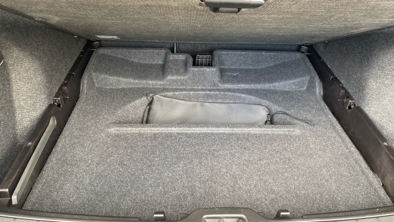 Volvo Xc40 2.0 B4P R DESIGN 5dr Auto Petrol Estate